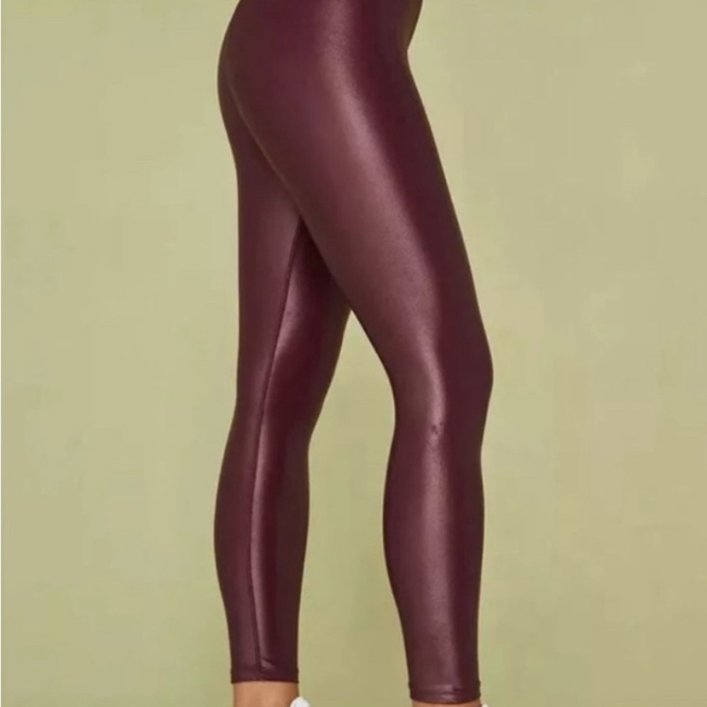 Carbon38 Shiny Burgundy Leggings